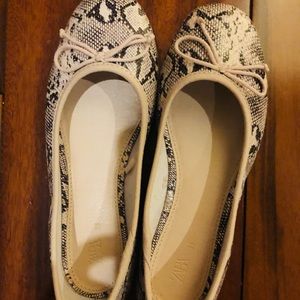 Zara girl shoes size 33
